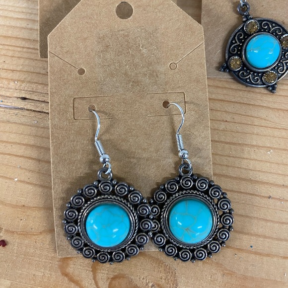 Earring Bundle - Picture 4 of 8